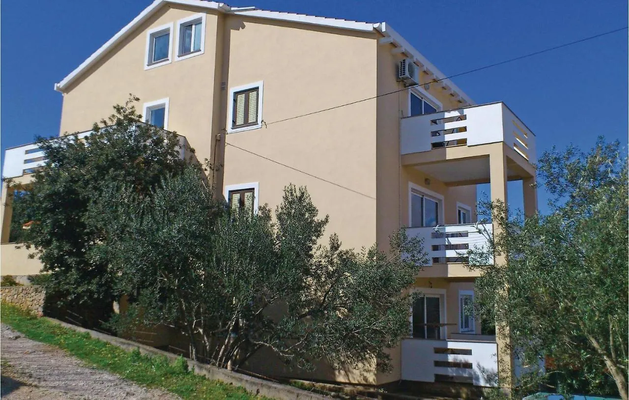 2 Bedroom Cozy Apartment In Kukljica