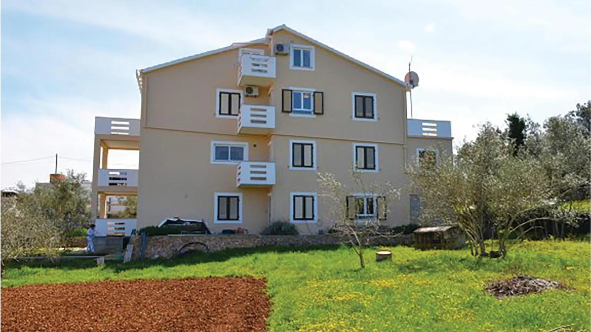 2 Bedroom Cozy Apartment In Kukljica Croatia